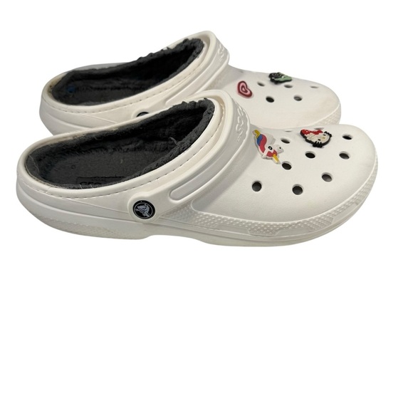 White Crocs with Fuzzy Lining & Charms Women’s Size 12 and men’s 10 - Picture 4 of 5